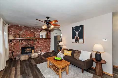 811 Leonard Ln, Sugarloaf, CA 92386 photo 3