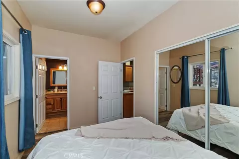 Bedroom - 811 Leonard Ln, Sugarloaf, CA 92386 photo 6 of 6