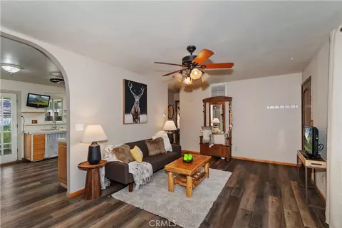 811 Leonard Ln, Sugarloaf, CA 92386 photo 4