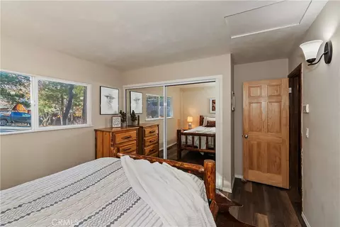 Bedroom - 811 Leonard Ln, Sugarloaf, CA 92386 photo 4 of 6
