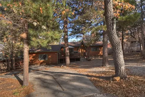 811 Leonard Ln, Sugarloaf, CA 92386 photo 2