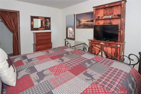 Bedroom - 592 Douglas St, Big Bear Lake, CA 92315 photo 4 of 8
