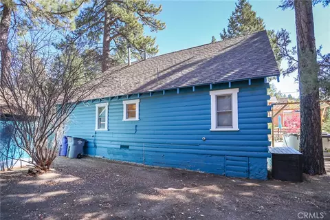 Exterior - 592 Douglas St, Big Bear Lake, CA 92315 photo 5 of 10