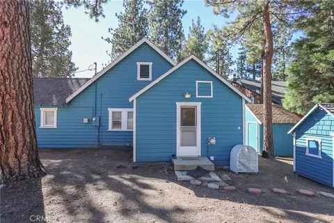Exterior - 592 Douglas St, Big Bear Lake, CA 92315 photo 8 of 10