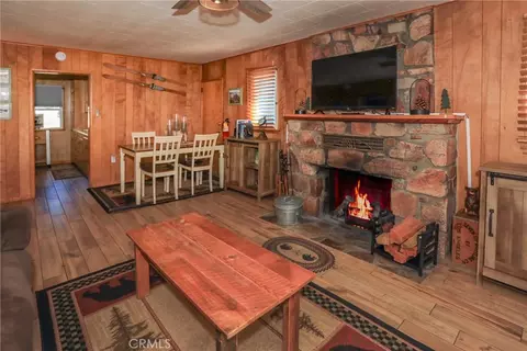 Living - 592 Douglas St, Big Bear Lake, CA 92315 photo 3 of 4