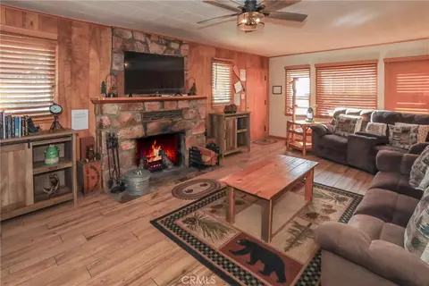 Living - 592 Douglas St, Big Bear Lake, CA 92315 photo 4 of 4