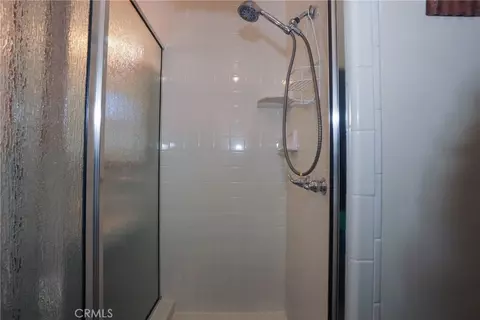 Bath - 592 Douglas St, Big Bear Lake, CA 92315 photo 3 of 3