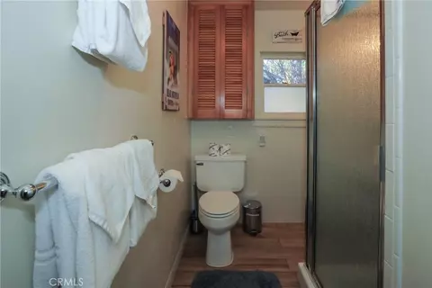 Bath - 592 Douglas St, Big Bear Lake, CA 92315 photo 1 of 3