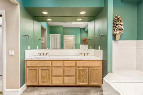 Bath - 1711 Kyle, Redlands, CA 92373 photo 4 of 5