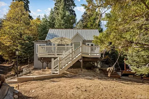 25660 Lo Ln, Twin Peaks, CA 92391