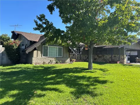 3681 Chateau Ct, Riverside, CA 92505