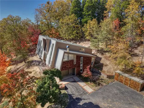 22 Holly Dr, Running Springs, CA 92382