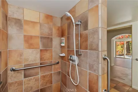 Bath - 22 Holly Dr, Running Springs, CA 92382 photo 3 of 5