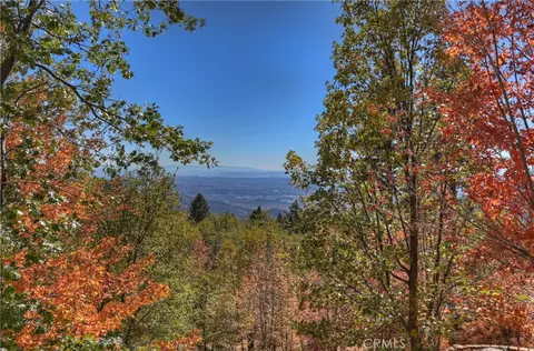 22 Holly Dr, Running Springs, CA 92382