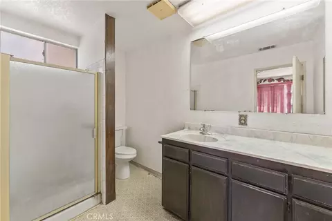 Bath - 831 W Lugonia, Redlands, CA 92374 photo 1 of 3