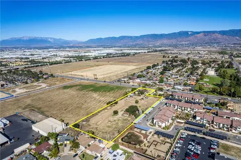 View/Area - 831 W Lugonia, Redlands, CA 92374 photo 7 of 20