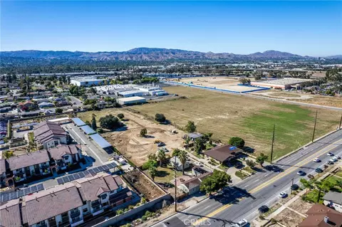 View/Area - 831 W Lugonia, Redlands, CA 92374 photo 16 of 20