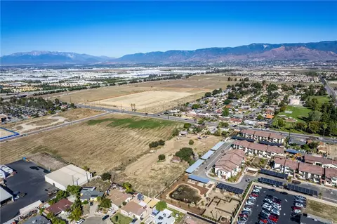 View/Area - 831 W Lugonia, Redlands, CA 92374 photo 8 of 20