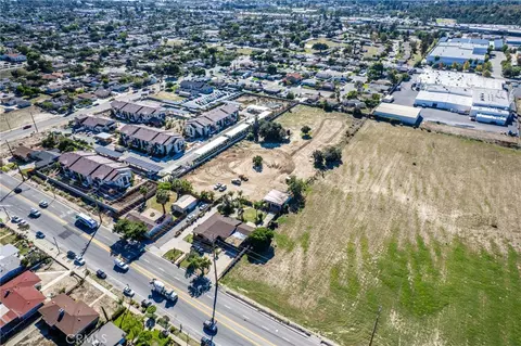 View/Area - 831 W Lugonia, Redlands, CA 92374 photo 3 of 20