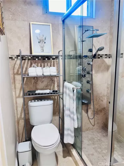 Bath - 31241 Old River Rd, Bonsall, CA 92003 photo 1 of 4