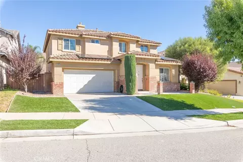 33032 Canopy Ln, Lake Elsinore, CA 92532