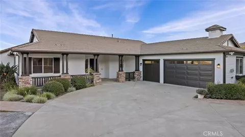 101 Via De La Valle, Lake Elsinore, CA 92532
