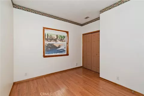 Bedroom - 23903 Skyland Dr, Crestline, CA 92325 photo 1 of 10
