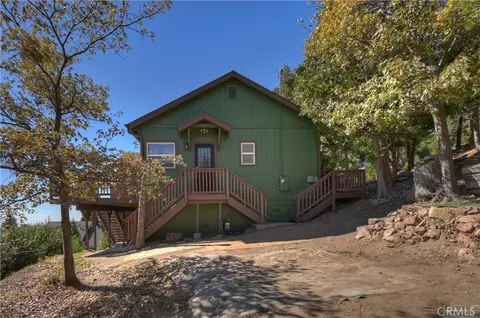 Exterior - 23903 Skyland Dr, Crestline, CA 92325 photo 10 of 11