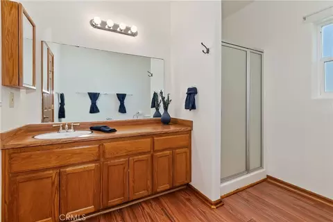 Bath - 23903 Skyland Dr, Crestline, CA 92325 photo 4 of 5