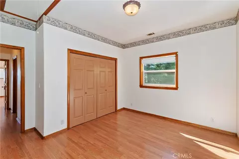 Bedroom - 23903 Skyland Dr, Crestline, CA 92325 photo 7 of 10