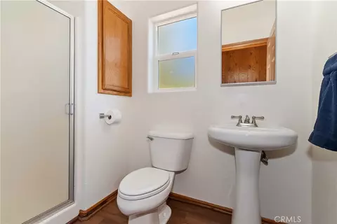 Bath - 23903 Skyland Dr, Crestline, CA 92325 photo 1 of 5