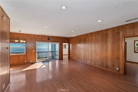 Living - 23903 Skyland Dr, Crestline, CA 92325 photo 1 of 4