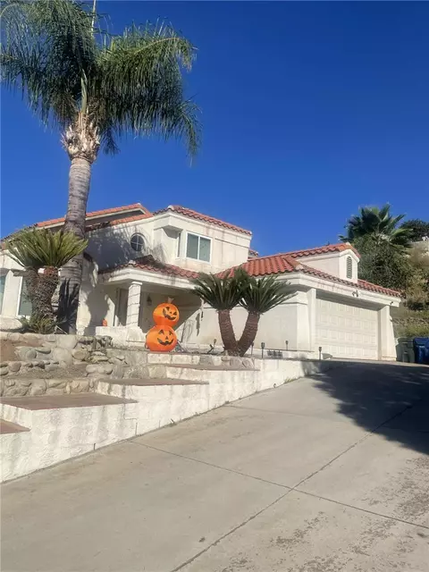 28784 Canyon Oak, Highland, CA 92346