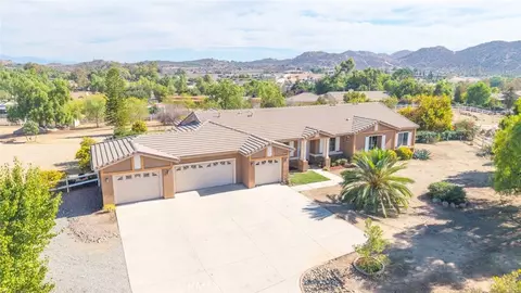 17920 Pony Butte Ct, Perris, CA 92570