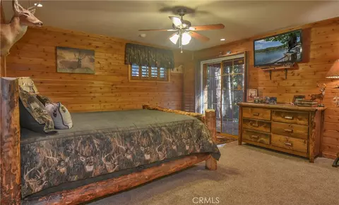 Bedroom - 453 Oriole Dr, Twin Peaks, CA 92391 photo 5 of 5