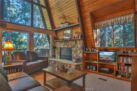 Living - 453 Oriole Dr, Twin Peaks, CA 92391 photo 3 of 3