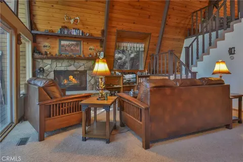 Living - 453 Oriole Dr, Twin Peaks, CA 92391 photo 2 of 3