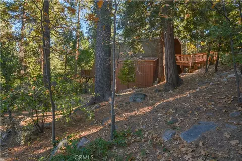 Exterior - 453 Oriole Dr, Twin Peaks, CA 92391 photo 8 of 10