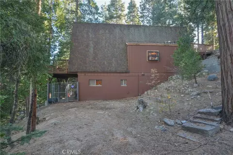 Exterior - 453 Oriole Dr, Twin Peaks, CA 92391 photo 5 of 10