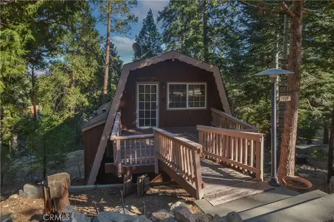 453 Oriole Dr, Twin Peaks, CA 92391 photo 3