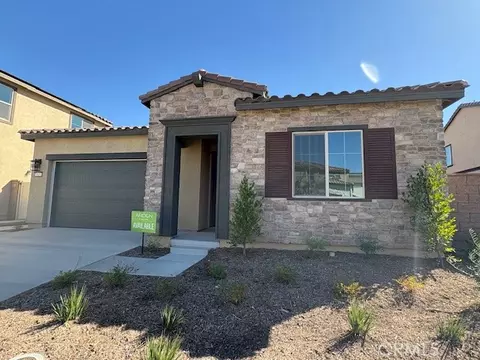 3817 Leafgreen Rd, Corona, CA 92883