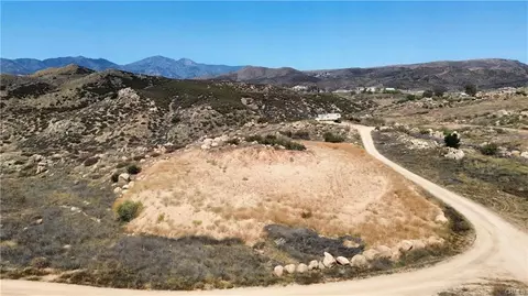 25049 El Toro Rd, Lake Elsinore, CA 92532