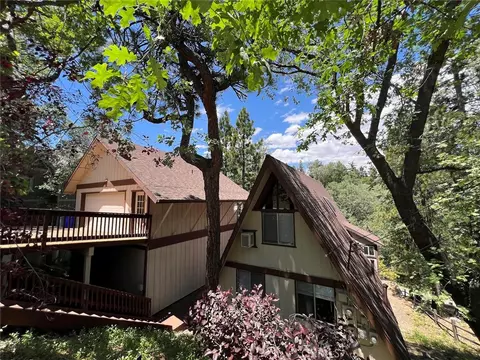 27874 Matterhorn Dr, Lake Arrowhead, CA 92352