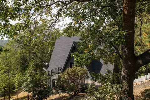 Exterior - 1340 Yosemite, Lake Arrowhead, CA 92352 photo 6 of 7
