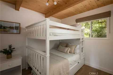 Bedroom - 1340 Yosemite, Lake Arrowhead, CA 92352 photo 2 of 4