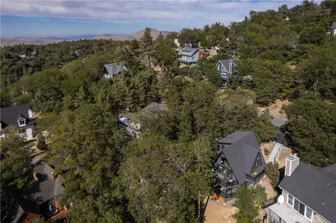 View/Area - 1340 Yosemite, Lake Arrowhead, CA 92352 photo 2 of 2