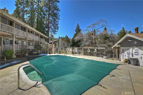 Exterior - 142 Rockledge Ln, Lake Arrowhead, CA 92352 photo 4 of 4
