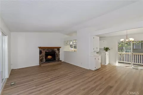 Living - 142 Rockledge Ln, Lake Arrowhead, CA 92352 photo 3 of 4