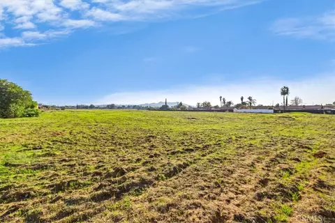 9061 Limonite, Jurupa Valley, CA 92509