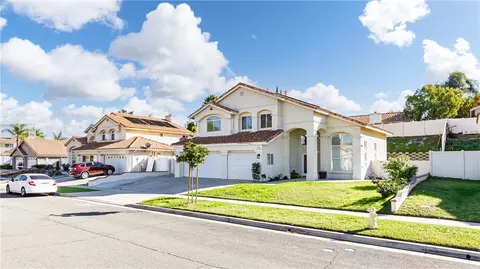 680 Avenida Terrazo, Corona, CA 92882